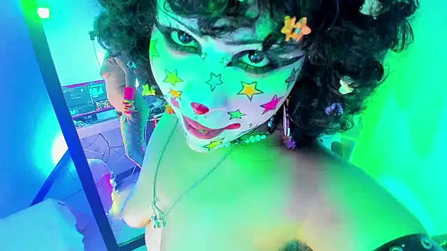 kuromi69 online show from December 21, 2025, 4:52 pm