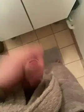 Snapshot of dimitriei chatting on March 24, 2026, 5:29 am dimitriei online show from March 24, 2026, 5:29 am