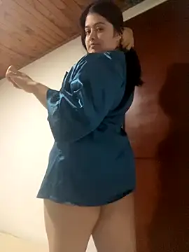 Snapshot of Stephania_18 chatting on September 18, 2025, 10:13 pm Stephania 18 online show from September 18, 2025, 10:13 pm