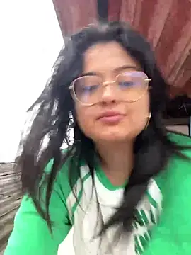 Snapshot of Stephania_18 chatting on February 18, 2025, 10:25 pm Stephania 18 online show from February 18, 2025, 10:25 pm