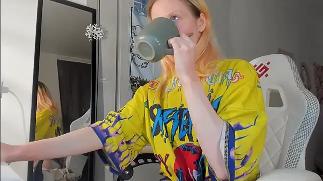 Snapshot of Silly__Milly chatting on January 6, 2025, 3:19 pm Silly  Milly online show from January 6, 2025, 3:19 pm