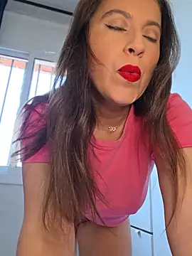 Snapshot of GatitaXD27 chatting on April 11, 2026, 9:46 am GatitaXD27 online show from April 11, 2026, 9:46 am