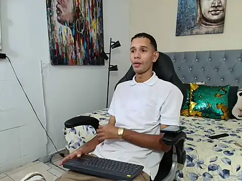 tonny 23cm  online show from October 21, 2025, 6:51 pm