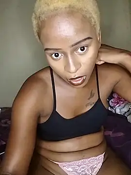 Snapshot of Nomawethu2002 chatting on February 4, 2025, 10:34 pm Nomawethu2002 online show from February 4, 2025, 10:34 pm