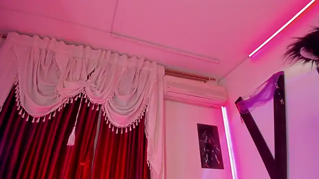 Little Naughtty online show from October 27, 2025, 1:12 pm