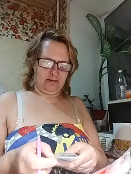 Snapshot of Forest-Lady chatting on November 12, 2025, 2:21 pm Forest-Lady online show from November 12, 2025, 2:21 pm