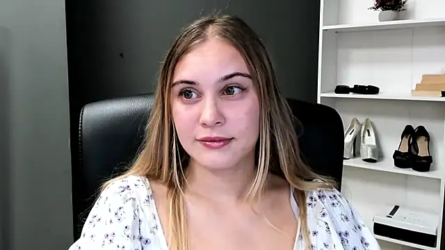 kitty valeria online show from July 27, 2026, 9:11 pm
