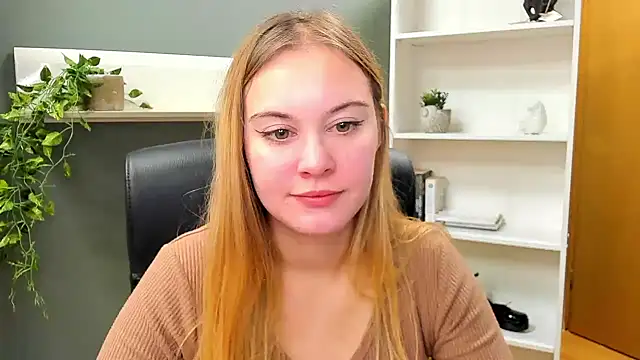 Snapshot of kitty_valeria chatting on January 12, 2025, 10:56 am kitty valeria online show from January 12, 2025, 10:56 am