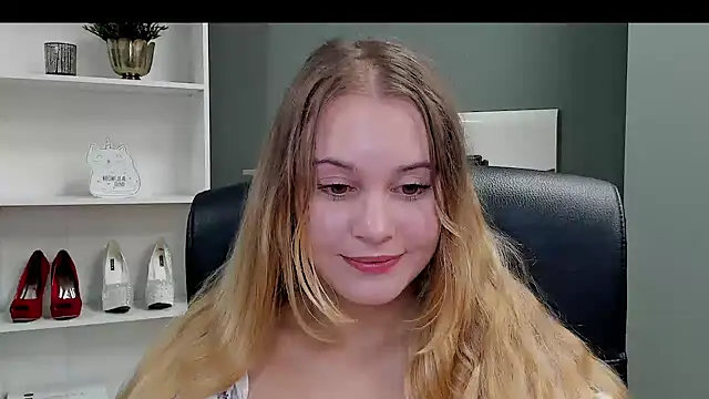 Snapshot of kitty_valeria chatting on September 17, 2025, 8:55 pm kitty valeria online show from September 17, 2025, 8:55 pm