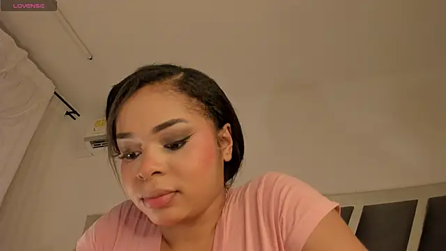 Samanntha Rose online show from December 18, 2025, 7:50 pm