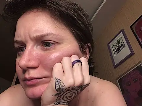 Snapshot of Dragonflyy chatting on December 6, 2024, 4:22 pm Dragonflyy online show from December 6, 2024, 4:22 pm