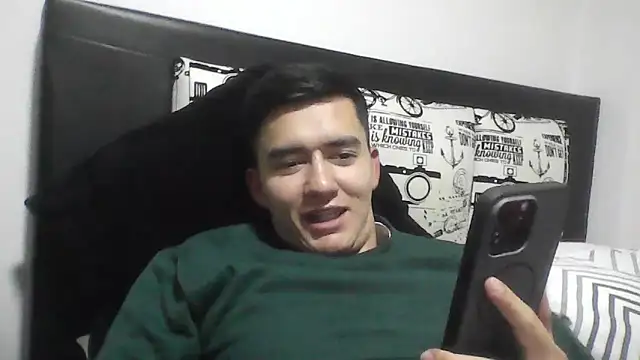Snapshot of Estebitan_vm chatting on April 21, 2026, 12:12 am Estebitan vm online show from April 21, 2026, 12:12 am