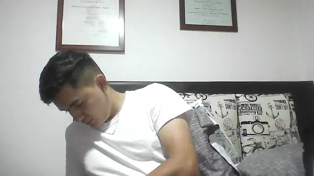 Estebitan vm online show from April 16, 2026, 2:56 am