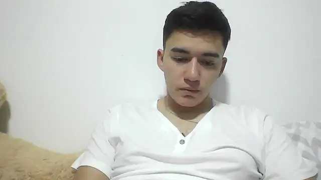 Snapshot of Estebitan_vm chatting on November 15, 2025, 5:00 am Estebitan vm online show from November 15, 2025, 5:00 am