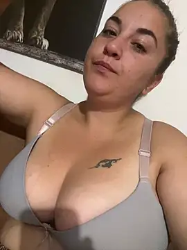 yzabell18 online show from July 24, 2026, 7:54 pm