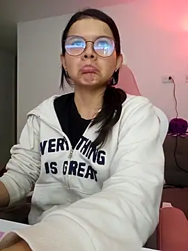 azumiichan online show from December 17, 2025, 12:04 am