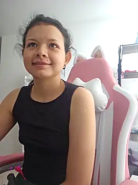 azumiichan online show from February 21, 2025, 3:54 pm