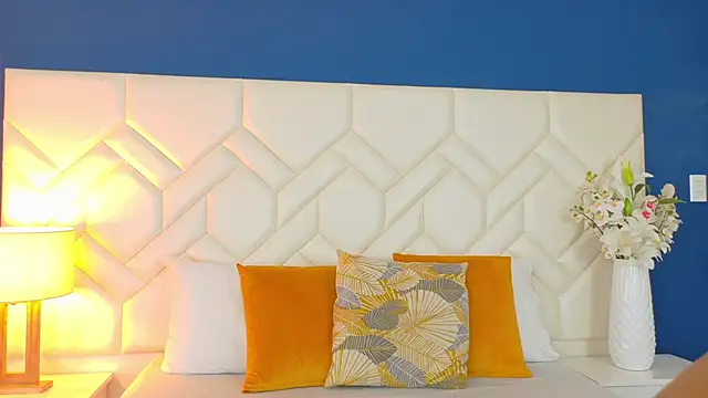 RubyRossel online show from September 30, 2025, 12:11 pm