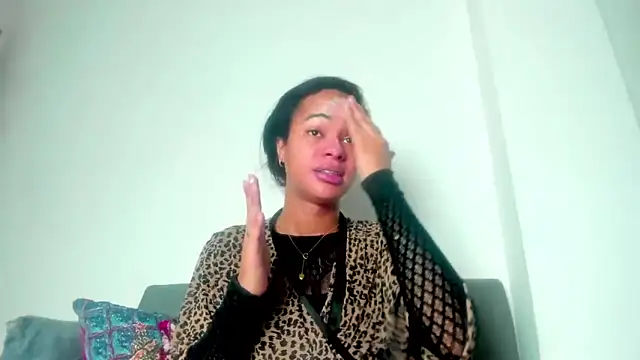 meghanSusexx online show from December 15, 2025, 6:41 am