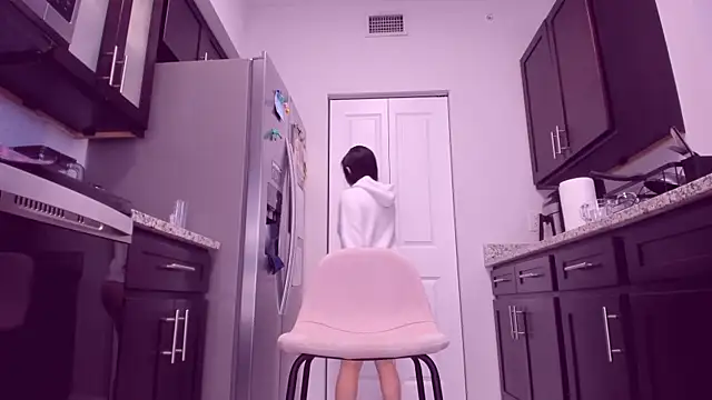 AngieDaniels1 online show from November 13, 2025, 1:15 pm