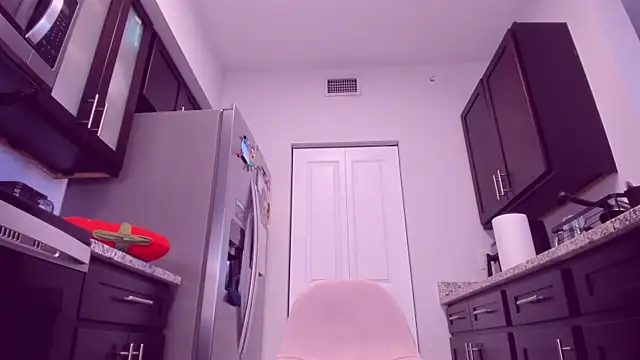 AngieDaniels1 online show from September 12, 2025, 12:38 pm