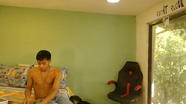 danielitopapuu online show from April 17, 2026, 7:28 pm