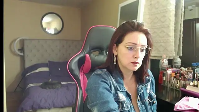 Carol Scottt online show from November 10, 2025, 3:55 am