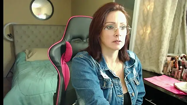 Carol Scottt online show from September 22, 2025, 8:09 am