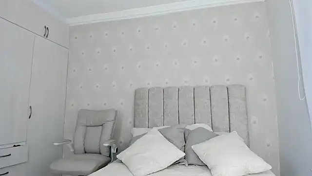 jessimegansexi online show from February 10, 2026, 11:15 pm