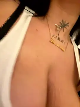 Snapshot of CarolaDrago chatting on January 19, 2026, 5:44 am CarolaDrago online show from January 19, 2026, 5:44 am