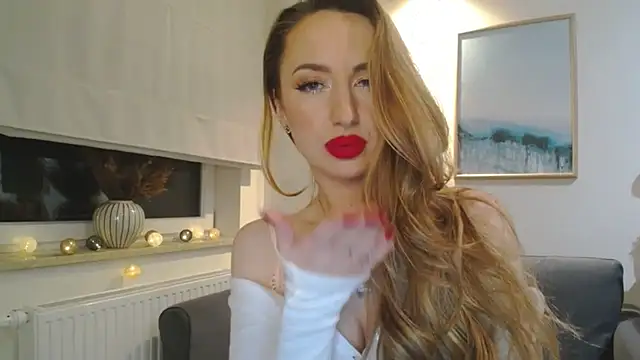 Snapshot of JulietteDiamond chatting on February 16, 2025, 10:33 pm JulietteDiamond online show from February 16, 2025, 10:33 pm