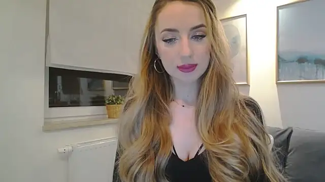 Snapshot of JulietteDiamond chatting on February 9, 2025, 9:39 pm JulietteDiamond online show from February 9, 2025, 9:39 pm