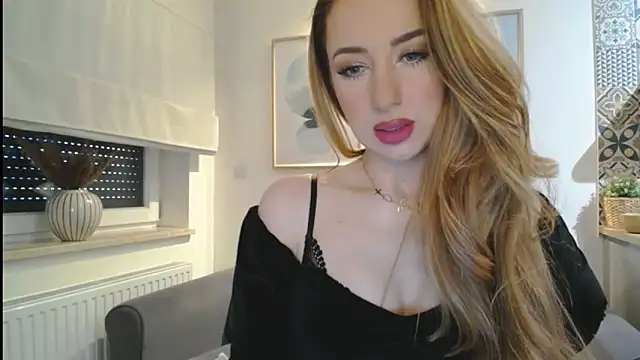 Snapshot of JulietteDiamond chatting on February 13, 2025, 3:14 pm JulietteDiamond online show from February 13, 2025, 3:14 pm