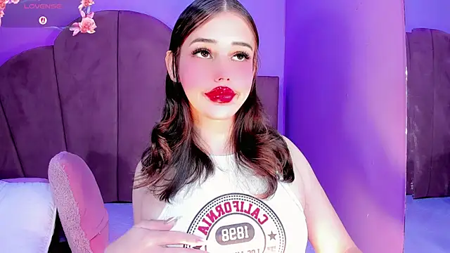 ValeriaAguilar online show from April 12, 2026, 10:02 pm