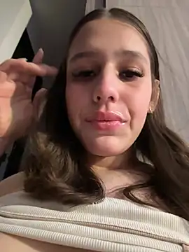 ValeriaAguilar online show from August 5, 2026, 12:15 am