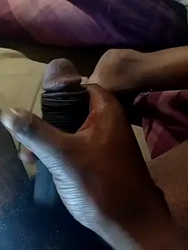 Mr LowHanger online show from November 18, 2025, 9:18 pm