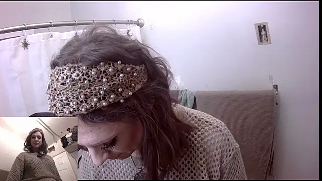 cassiemichellexx online show from December 15, 2025, 2:12 pm