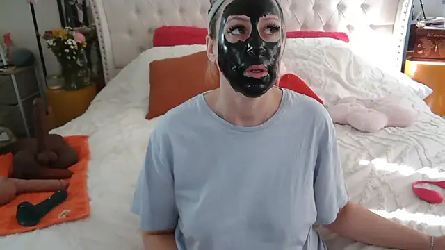 Snapshot of VegasDani chatting on February 4, 2026, 9:10 pm VegasDani online show from February 4, 2026, 9:10 pm