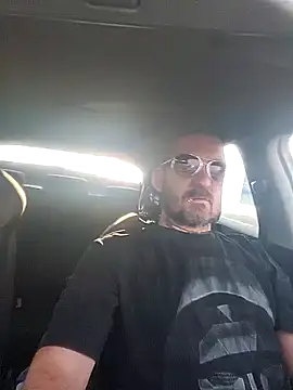 teddy79good online show from September 26, 2025, 4:14 pm