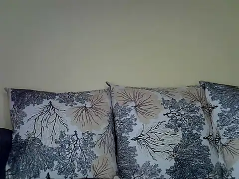 Snapshot of Oliviia_ chatting on January 17, 2025, 9:17 am Oliviia online show from January 17, 2025, 9:17 am