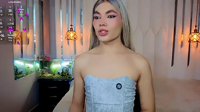 Megan Do Santos online show from May 15, 2026, 1:09 pm