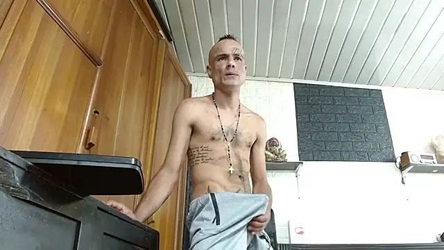 Snapshot of GeorgeZarrate chatting on September 24, 2025, 8:48 pm GeorgeZarrate online show from September 24, 2025, 8:48 pm