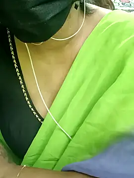 Snapshot of Aishu-tamil09 chatting on January 3, 2025, 8:43 pm Aishu-tamil09 online show from January 3, 2025, 8:43 pm