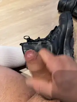 Snapshot of dickshome chatting on December 2, 2025, 7:10 am dickshome online show from December 2, 2025, 7:10 am