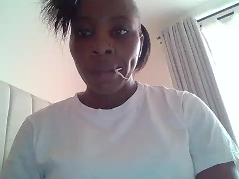 Queen loveer online show from December 15, 2025, 2:23 pm