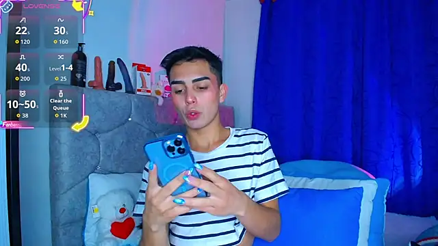 OwenBluee online show from October 20, 2025, 6:15 am