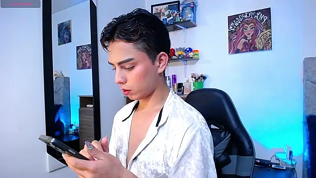 OwenBluee online show from March 22, 2026, 9:33 am