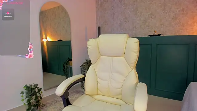 Snapshot of anahi_ryan_ chatting on February 19, 2025, 5:38 pm anahi ryan online show from February 19, 2025, 5:38 pm