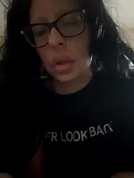 myloveforyouu online show from December 1, 2025, 2:29 pm