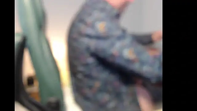 tuttiluss44 online show from November 8, 2025, 8:18 am